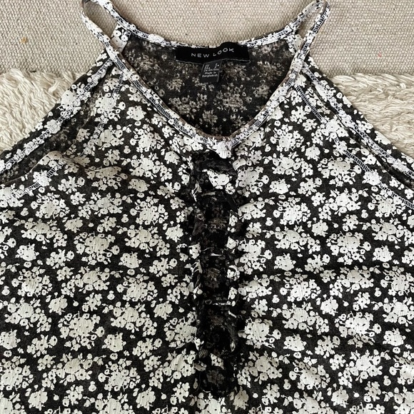 NEW LOOK Lace up Floral tank - 2 - Picture 7 of 16
